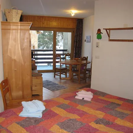Residenz Montfort E4 Sivi100 In And Out Appartement *